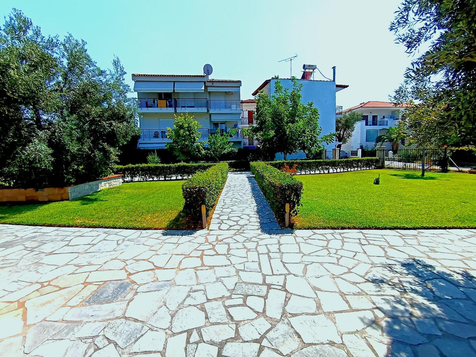 Giorgos Apartments Скала-Фуркас Экстерьер фото